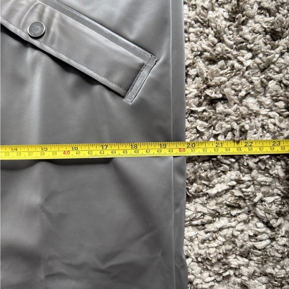 Rains NWT Longer Jacket W3 Sz XS Metallic Grey Hooded Snap Front Outdoor Unisex - Picture 10 of 14